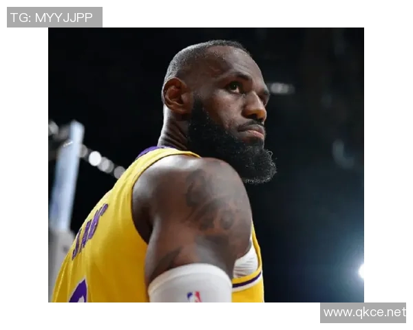 詹姆斯三分命中数达2561创历史新高距离克莱仅一步之遥 詹姆斯三分命中数达2561创历史新高距离克莱仅一步之遥