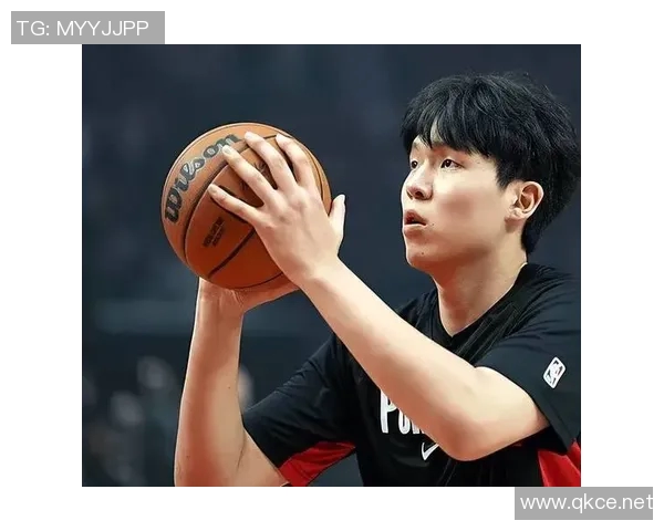 杨瀚森NBA杯赛最后时刻登场表现平平仅获1篮板未能得分 杨瀚森NBA杯赛最后时刻登场表现平平仅获1篮板未能得分