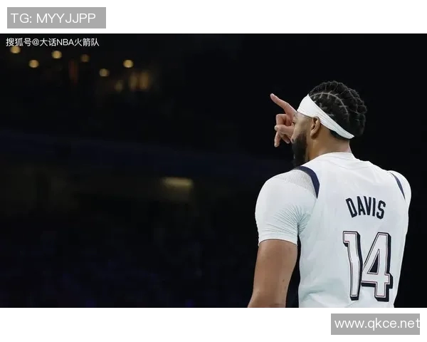 弗拉格称赞浓眉对球队的重要性享受与他无球配合的乐趣