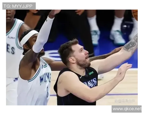 爱德华兹首节火力全开9投6中砍下14分2板3助与东契奇展开激烈对决